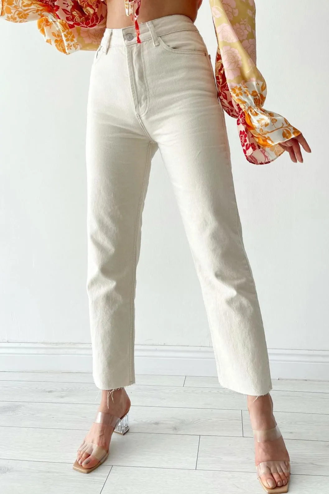 Liz Straight-Leg High Waisted Jeans