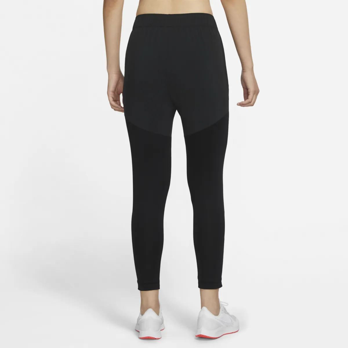 Women's Nike Essential Pant - DH6975-010